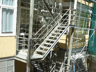 Reconstrução de Escadas Exteriores de Emergência